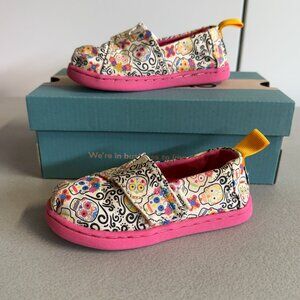 Toms - Skulls - Glow in the Dark - Alpargata Classic Kids Shoe - Size T7